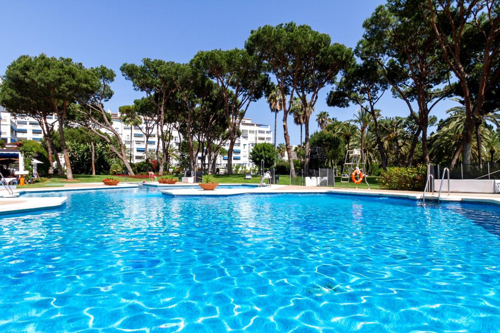 Banus - Playas Del Duque Luxury * Marbellac